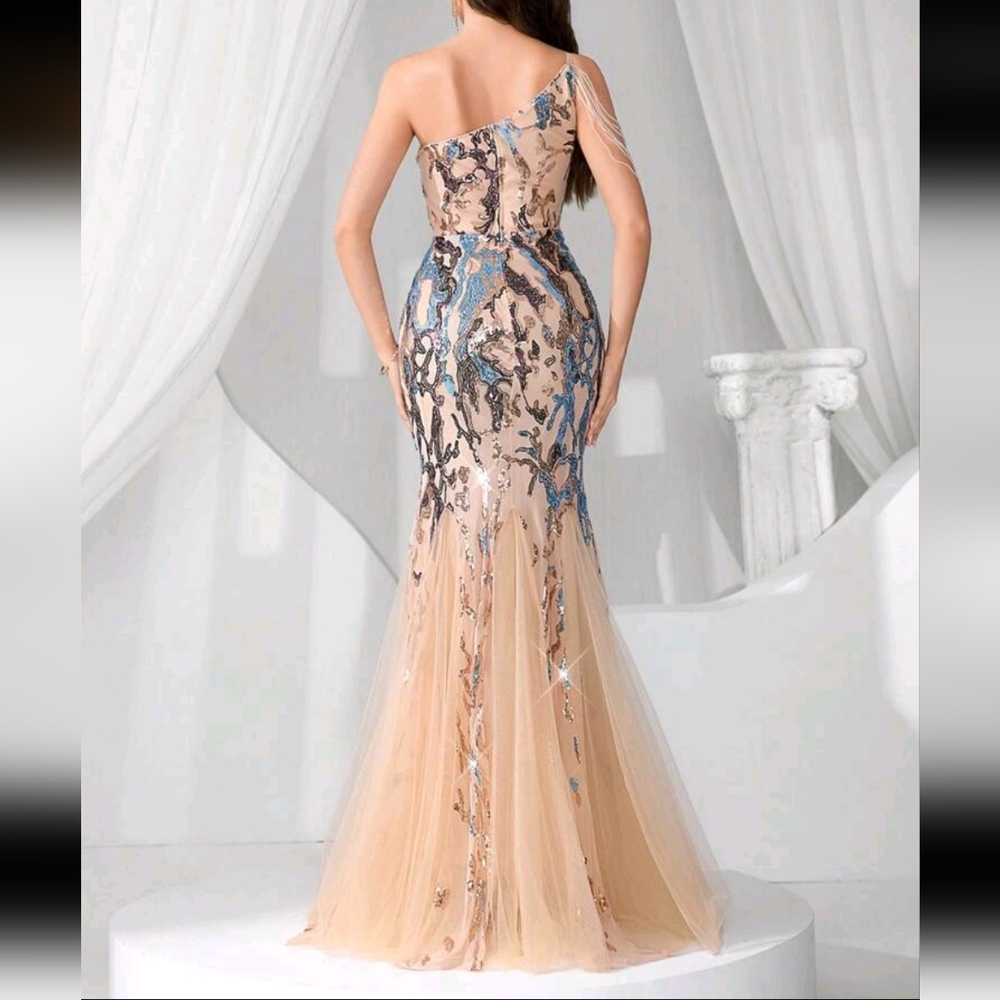 Women's Sequin Shoulder Design Mesh Mermaid Hem Elegant Ball Gown Dress - Picture 2 of 5